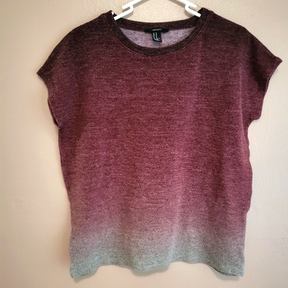 F21 medium tshirt maroon/gray, light sweater material